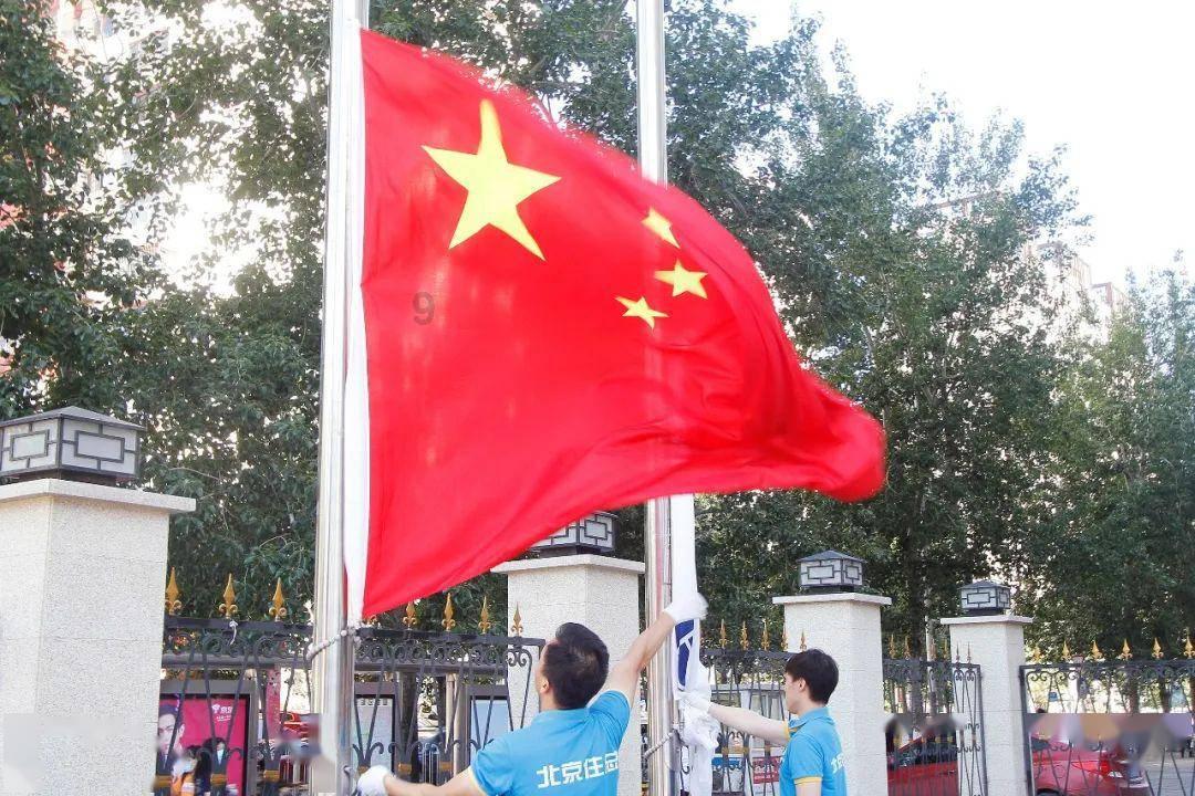逃离快乐小镇